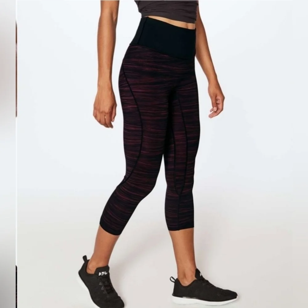 LULULEMON‎ red run the day crop legging Women's Size 8